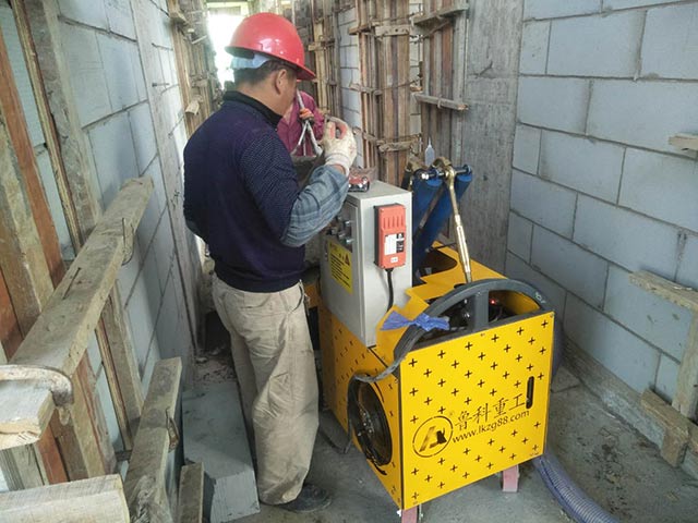 二次構造柱泵施工現場