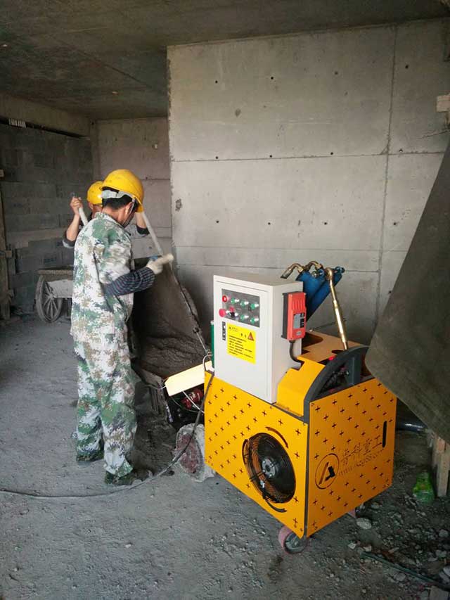 二次構造柱泵現場施工