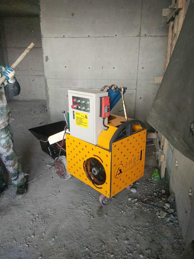 二次構造柱泵現場施工